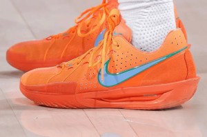 博鱼体育登录入口-普尔穿着橙色G.T Cut3，砍下34分2篮板5助攻